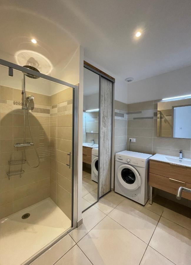 Val Des Bruyeres - Gite 15Mn Pezenas Avec Terrasse Et Cour Close - Parking Privatif Securise - Wifi Ftth Gratuit Neffies Buitenkant foto