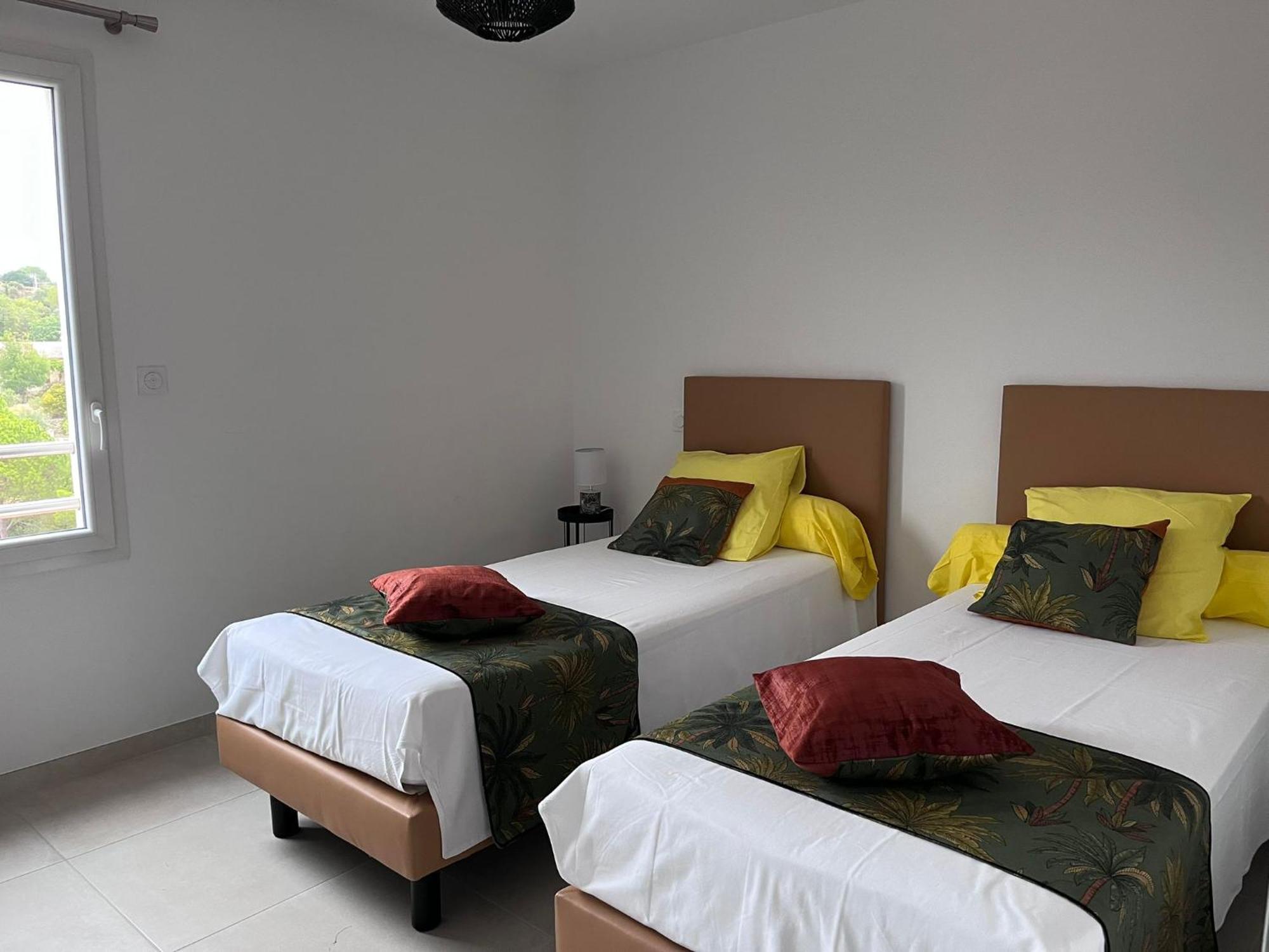 Val Des Bruyeres - Gite 15Mn Pezenas Avec Terrasse Et Cour Close - Parking Privatif Securise - Wifi Ftth Gratuit Neffies Buitenkant foto